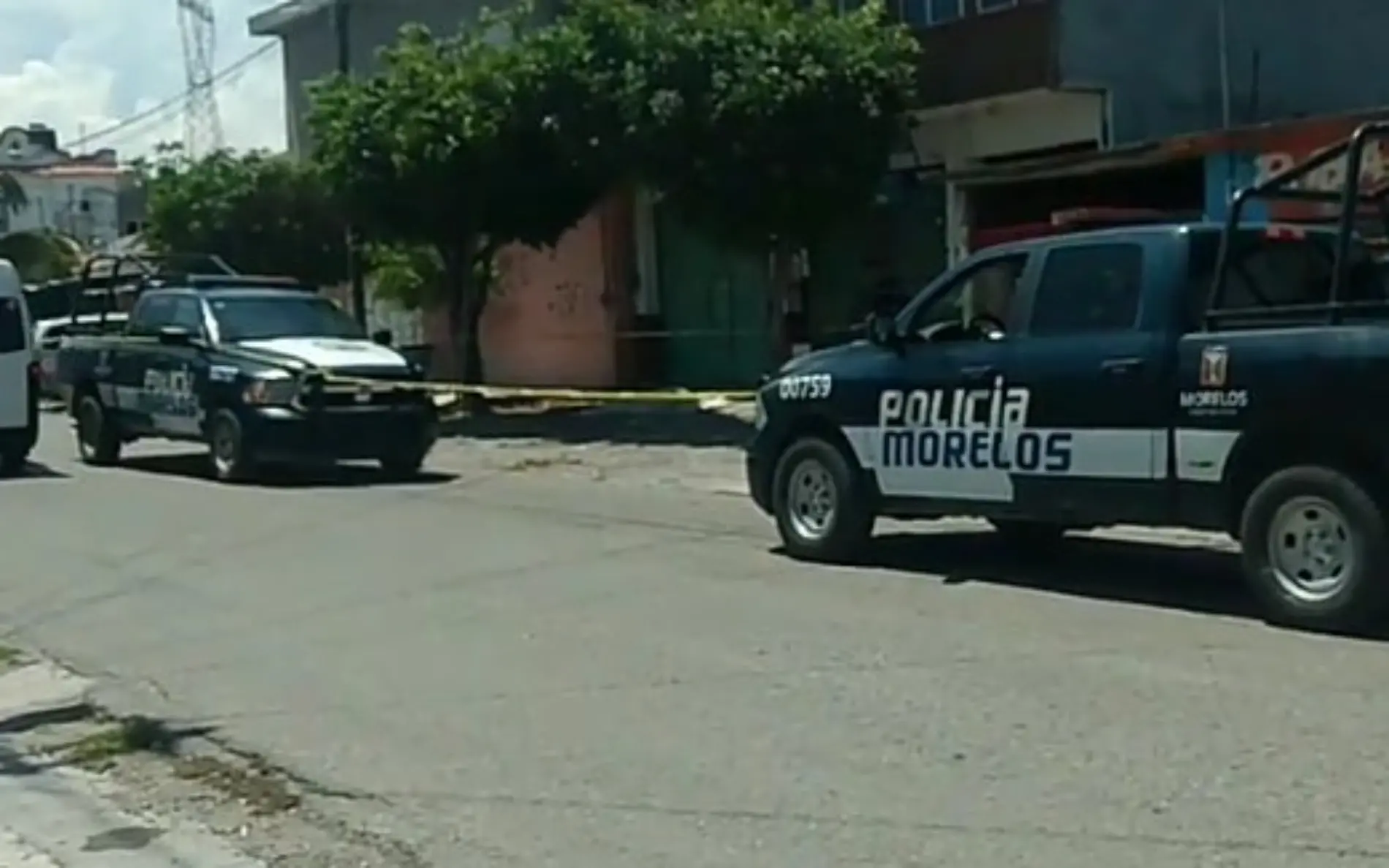 El cadáver quedó tirado sobre la avenida, tras haber recibido varios impactos de bala Cortesía